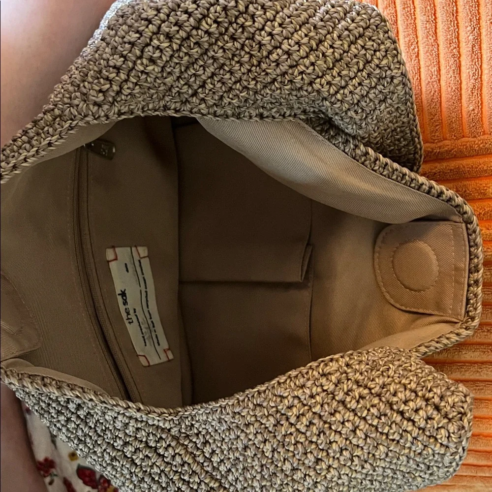 The Sak Brown Crochet Bag with Pink and Cream Lotus design. Limited edition! - Picture 3 of 3